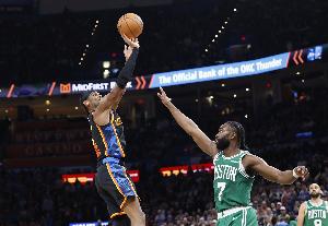 前两赛季冠军对决！ESPN明日胜率预测：雷霆为68.4% 绿军31.6%