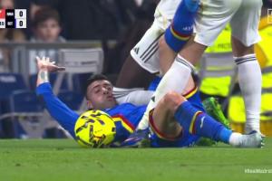 西足协裁委会：吕迪格争议膝击动作系红牌暴力行为！VAR理应介入