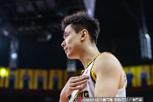 还不够！赵继伟半场替补11分钟 3中1&三分2中0拿到4分3助攻