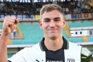 佩莱格里诺：米兰的关注令我欣喜，但我刚与帕尔马续约在这很开心