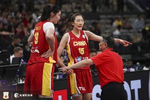 解说：中国女篮内外线衔接时有脱节 外线投射手感亟待提高