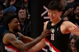 拓媒：大家都期待杨瀚森打出来 只有他扣篮时场上欢呼声最大