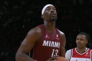 阿德巴约三节罚了21球 57分创本赛季最高分！