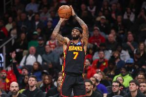 精准打击！亚历山大-沃克半场7中6拿到14分 三分2中2