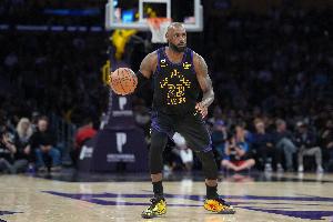 雷迪克：詹姆斯只是需要再恢复几天 髋部伤势源自打掘金那次倒地