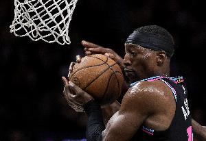 阿德巴约砍下62分 成为NBA历史上第八位单场60+中锋