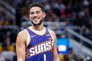 杰伦·格林：布克单节19分太厉害 我没来太阳之前就看过他的集锦