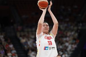 在场上内线就无解！张子宇不到9分钟 7中5高效砍下11分5板