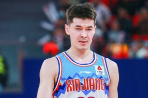 阿不都沙拉木：出现了较多的14次失误 我们也要学会聪明地去犯规