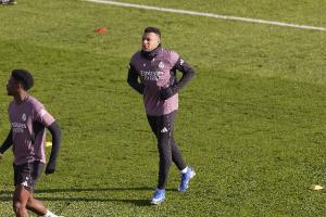 马卡报：姆巴佩和卡雷拉斯回归训练，将随队前往曼彻斯特