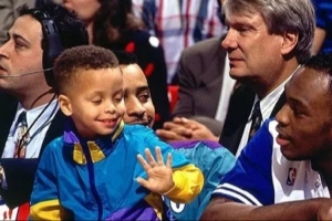 老库里：没让斯蒂芬打太多AUU比赛 而是让他在我身边跟我队友学习