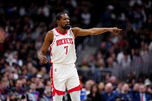 顶梁柱！杜兰特半场11中7砍全队最高16分4板 正负值+6