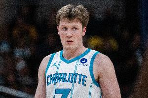 帕森斯：克尼佩尔有无球都能投 他会在NBA打很久且一直能这样进球