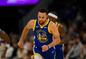 库里这赛季不该打了 若他带队季后赛&错失高位签 这无疑愚蠢至极