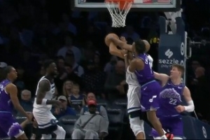 戈贝尔扣篮被科利尔凶狠犯规 要发作被兰德尔抱住&科利尔一级恶犯