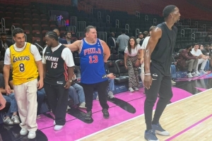 神兽集结！阿德巴约热身 遭“100分+83分+81分”三巨头现场围观