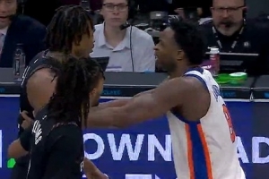 火爆纽约德比！阿努诺比推搡克拉克斯顿再起冲突 双方均领到技犯