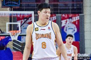 效率很高！张宁8中6拿到16分6板 末节连续拿分带队反超