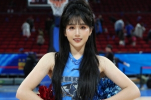 为主队助威！北京男篮啦啦队队长晒照：上上场的库存