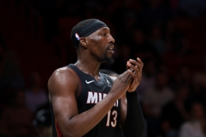 埃迪·豪斯：我不在乎阿德巴约罚球多少次 他本可拿90分