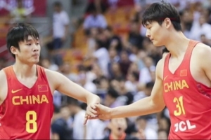 王哲林：以前国家队经常和小丁打游戏 在上海合作的赛季比较可惜