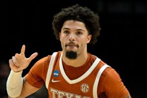 外卡大黑马！KD母校三场爆冷杀入16强：淘汰迪班萨+两场绝杀