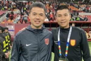 川渝德比甘锐晒与黄希扬合照：岁月匆匆，一转眼我们都不再年轻