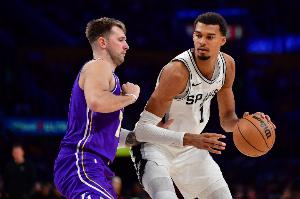 A·史密斯谈湖人季后赛前景：他们有机会击败马刺 但打不过雷霆！