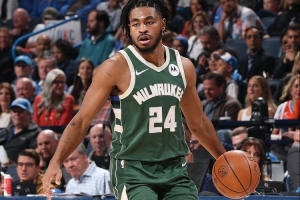 解说：小火车可能是如今NBA“毒性”最大的球员之一 早日CBA见吧