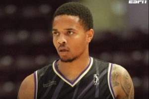 2017年的NBA状元秀！Shams：富尔茨和猛龙签约10天短合同