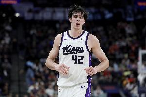 二轮秀雷诺三月份11场场均19.2分&命中率63.2% 比肩93年奥尼尔