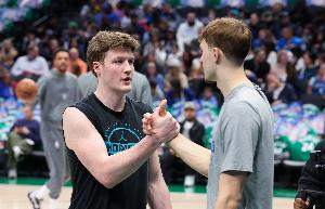 皮尔斯：最佳新秀不看战绩 不然04年就该是安东尼获奖而非詹姆斯