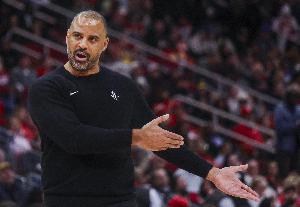 火媒盘点火箭本赛季输过的弱队：国王&独行侠2次 鹈鹕 爵士