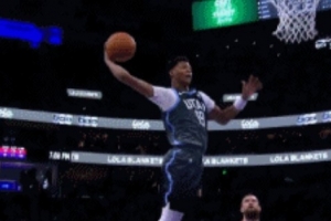 尽显少年天赋！贝利突入内线起飞 拉满弓完成大力劈扣