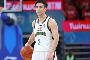 沈阳日报：辽宁男篮下滑至第九位 季后赛席位竞争压力加剧