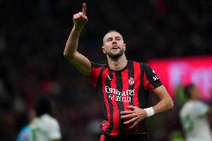 隆戈：切尔西有意AC米兰后卫帕夫洛维奇，米兰正推动与他续约