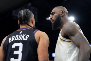 狄龙锐评排在自己前面的球星：里夫斯只会造犯规 老詹今年不如我