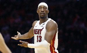 手感冰凉！阿德巴约半场9投仅1中拿到2分7板 三分5中0