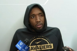 【完整版】米切尔赛后：谈防守策略 不满判罚 谈哈登持球打法