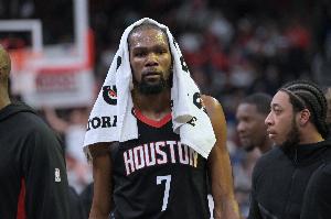 同一条沟里翻2次！杜兰特此前战勇士加时丢关键罚球 今日输球复刻