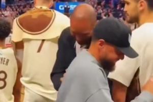 看戏的感觉！篮网落后三分超远滥投 波津摊手不解&库里霍福德笑尿