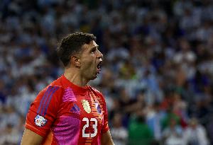 大马丁：还好欧美杯取消了，若我们像今天这样踢肯定输球