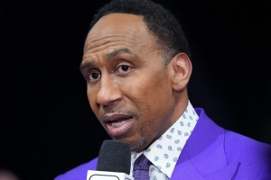 哈特让你闭嘴！A·史密斯回怼：我的工作就是谈论你们 干了30年了