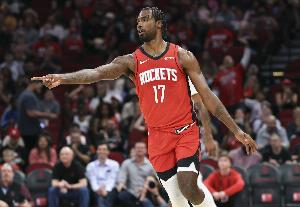 三分6中1！伊森替补29分钟 14中6拿到16分7板