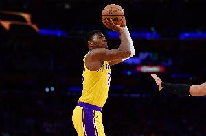 雷迪克：八村的体型和拉开空间的能力对我们非常重要