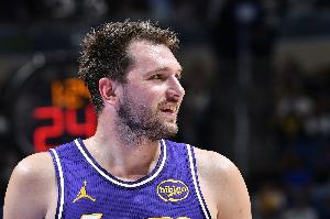 雷迪克：东契奇完全掌控了比赛节奏 他是我们球队进攻的引擎