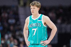 手有点凉！克尼佩尔14中3低效拿到11分11板2助