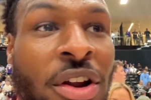 布朗尼赛后自拍庆祝：我们锁定西部第一 闯入G联盟季后赛！