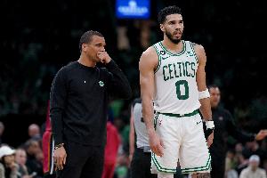 马祖拉：塔图姆进攻端表现非常出色 能判断对方的防守并正确应对