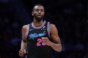 全能但没达标！维金斯14中5拿到15分6板5助2断2帽